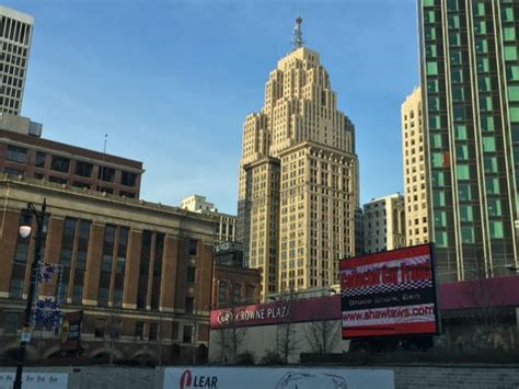 645 Griswold St Detroit, MI 48226 .